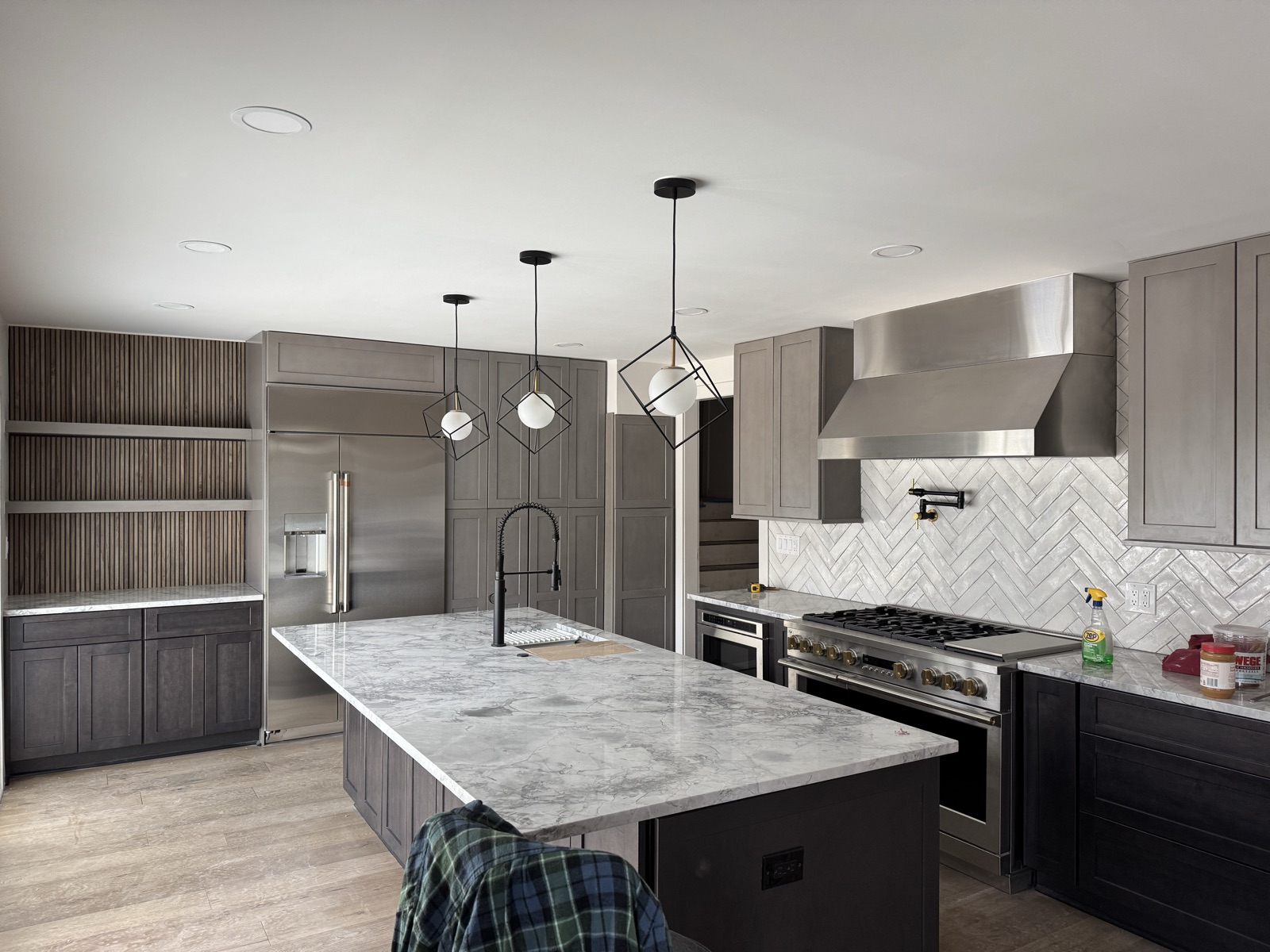 Kitchen lighting installation