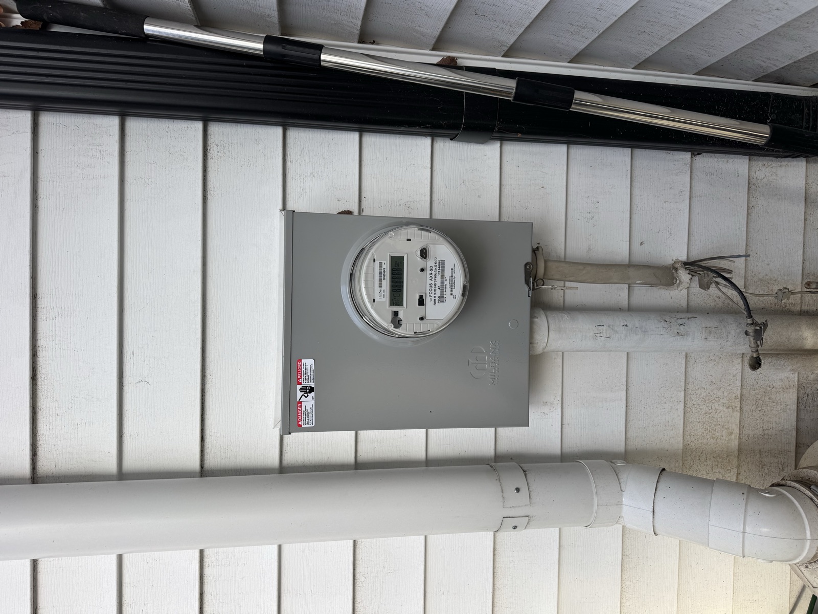 ❌ Myth vs. Fact: Surge Protectors Are Only for Computers
